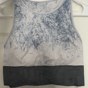 Luluulemon sports bra